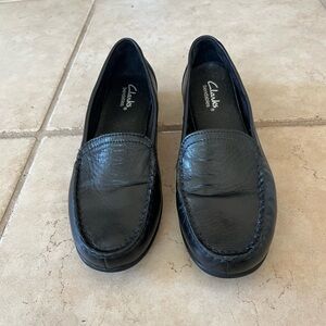 Women’s Clarks Bendables Leather Flats (size 7.5M)